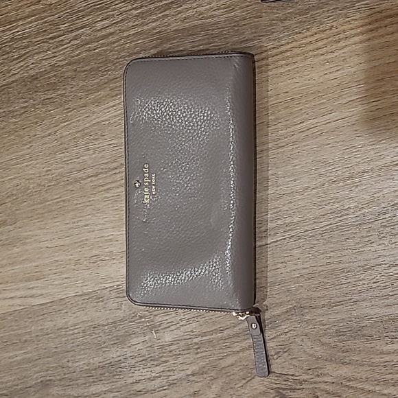 Kate Spade Gray Set - Picture 2 of 3